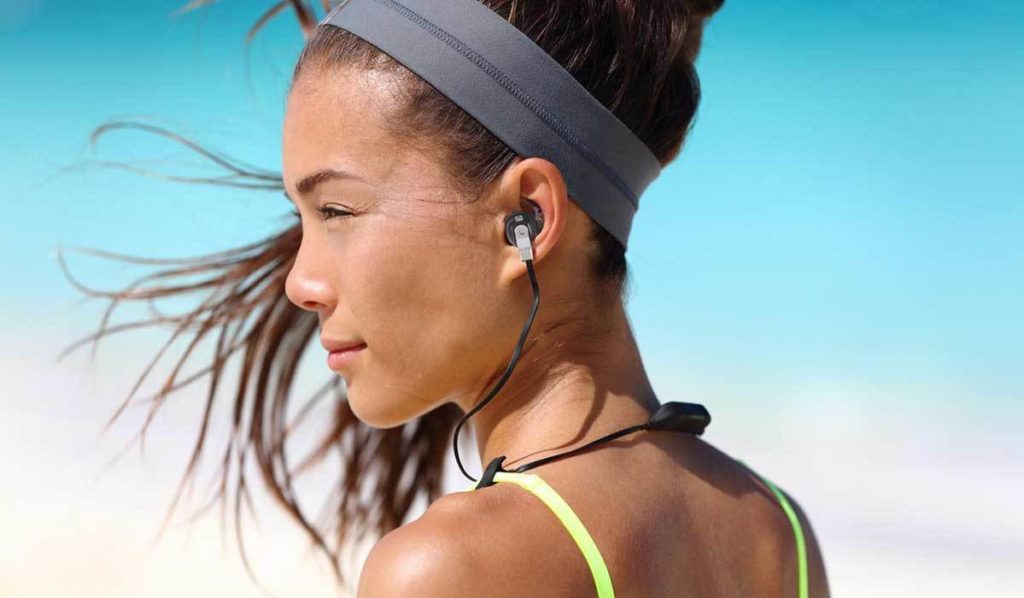 muziek-headphone-vrouw-sport