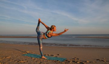 NiceDay blog: The best beach yoga locations in the Netherlands.