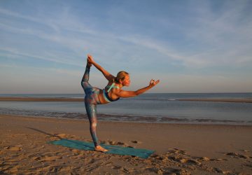 NiceDay blog: n deze blog vind je meer verrassende feiten over de Nederlandse stranden, een aantal van mijn strandyoga sessies en een overzicht van de beste locaties voor strandyoga in Nederland.