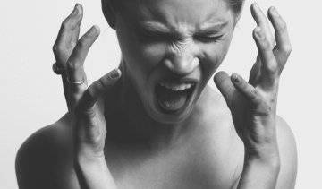vrouw-schreeuwen-frustratie