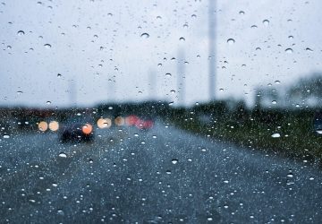 rain-window-online-therapist-stress